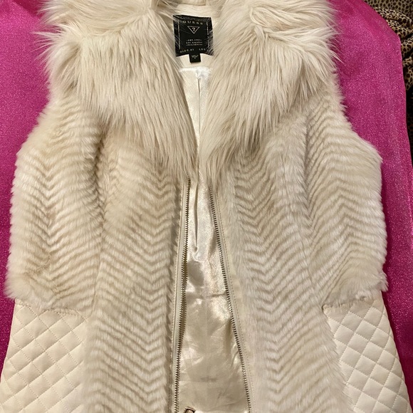 GUESS Womens Piper Faux Fur Vest - Picture 10 of 15
